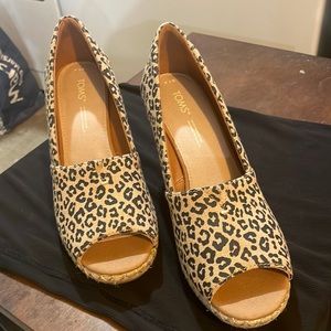 TOMS Michelle leopard wedge****never worn*****